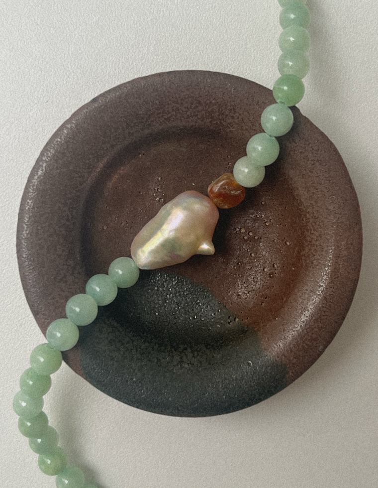 Olyra II - Bowenite & Pearl Necklace