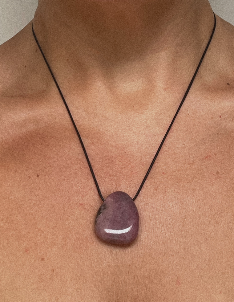 Thaléa - Rhodonite Forma Pendant