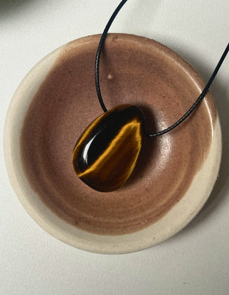 Soralen III - Tiger Eye Forma Pendant