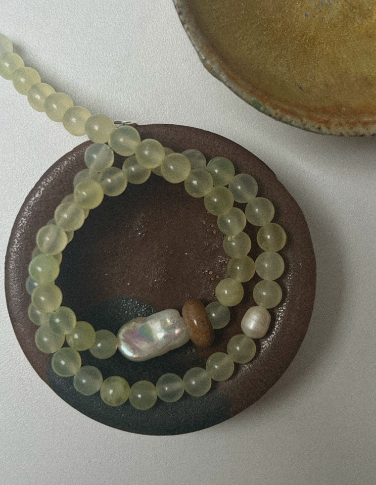 Isrien - Bowenite & Pearl Necklace