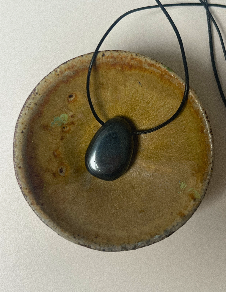 Olyssar II - Hematite Forma Pendant