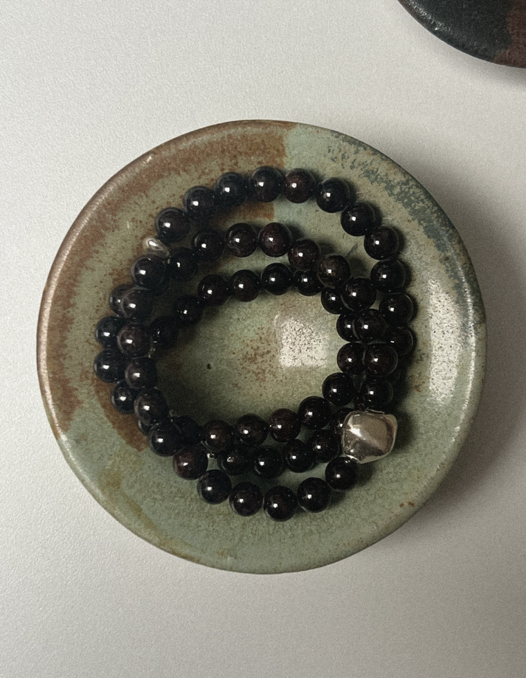 Bravyn - Garnet Necklace