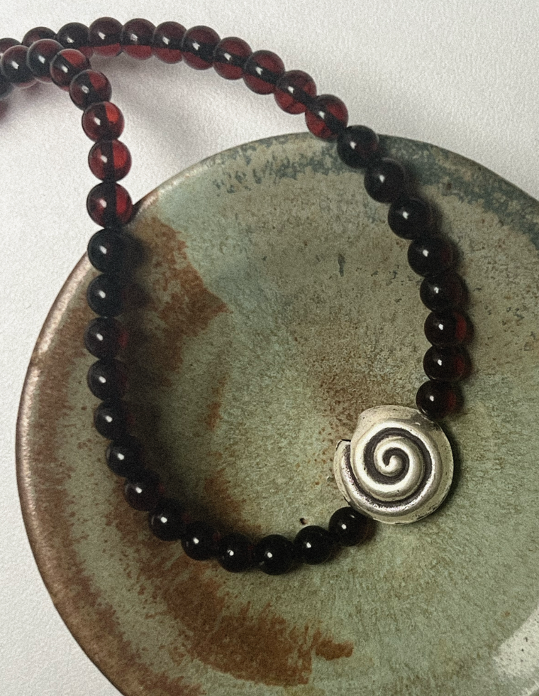 Vessan - Amber & Silver Necklace