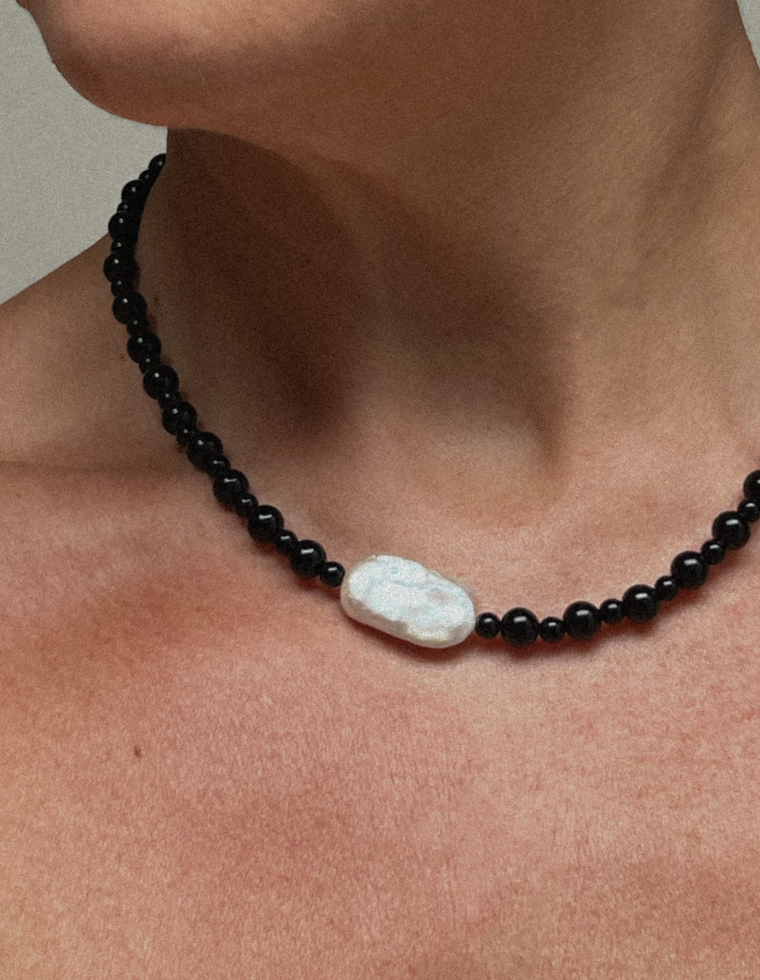 Norellia - Onyx & Pearl Necklace