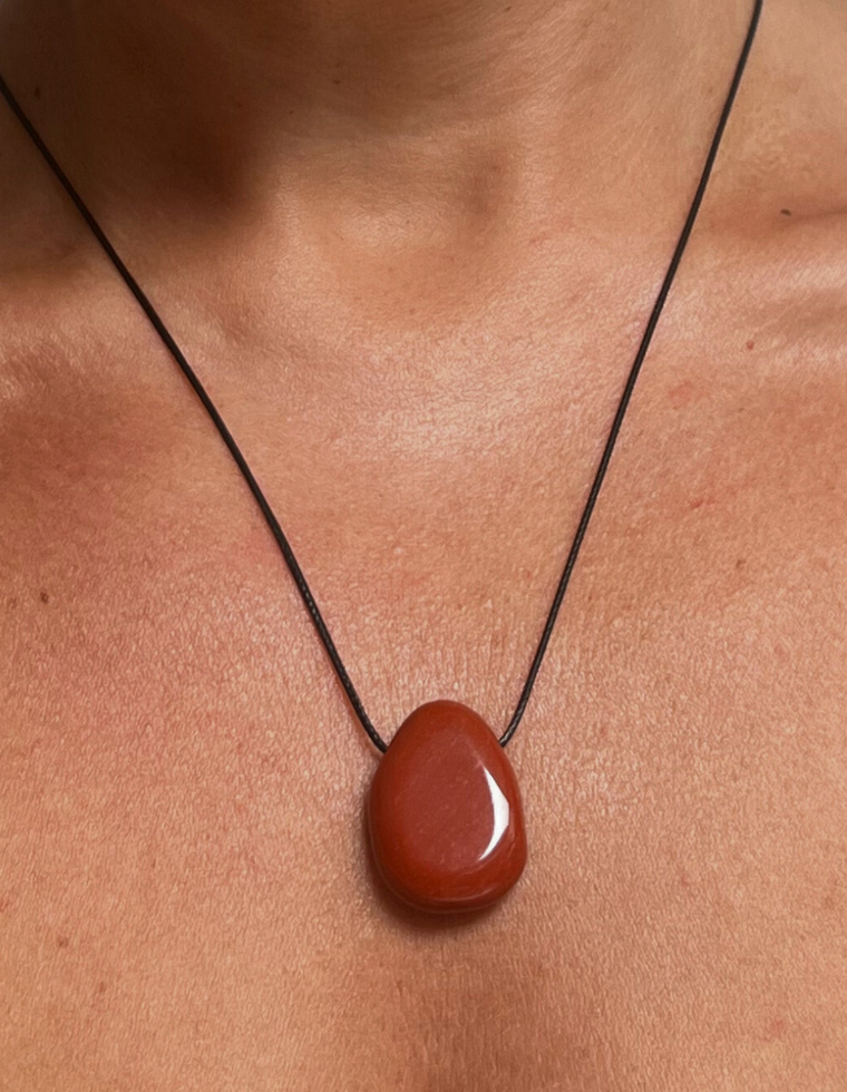 Marun VII - Red Jasper Forma Pendant