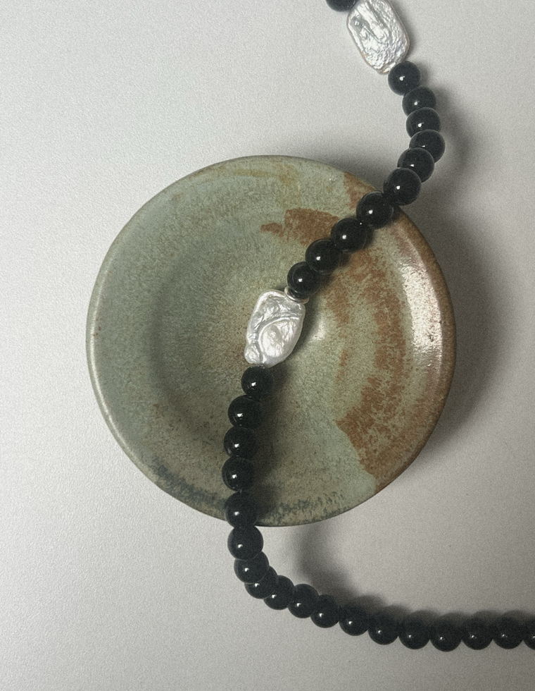 Nyxira - Onyx & Pearl Necklace