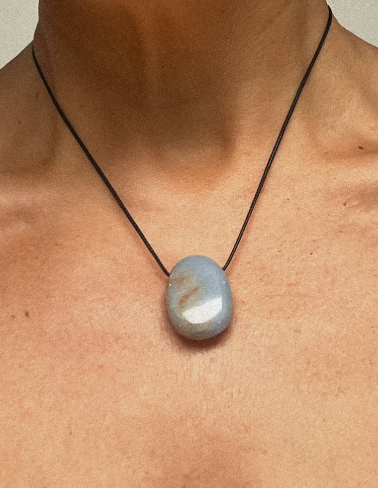 Selani - Angelite Forma Pendant
