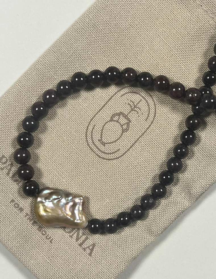 Anthera - Garnet & Pearl Necklace