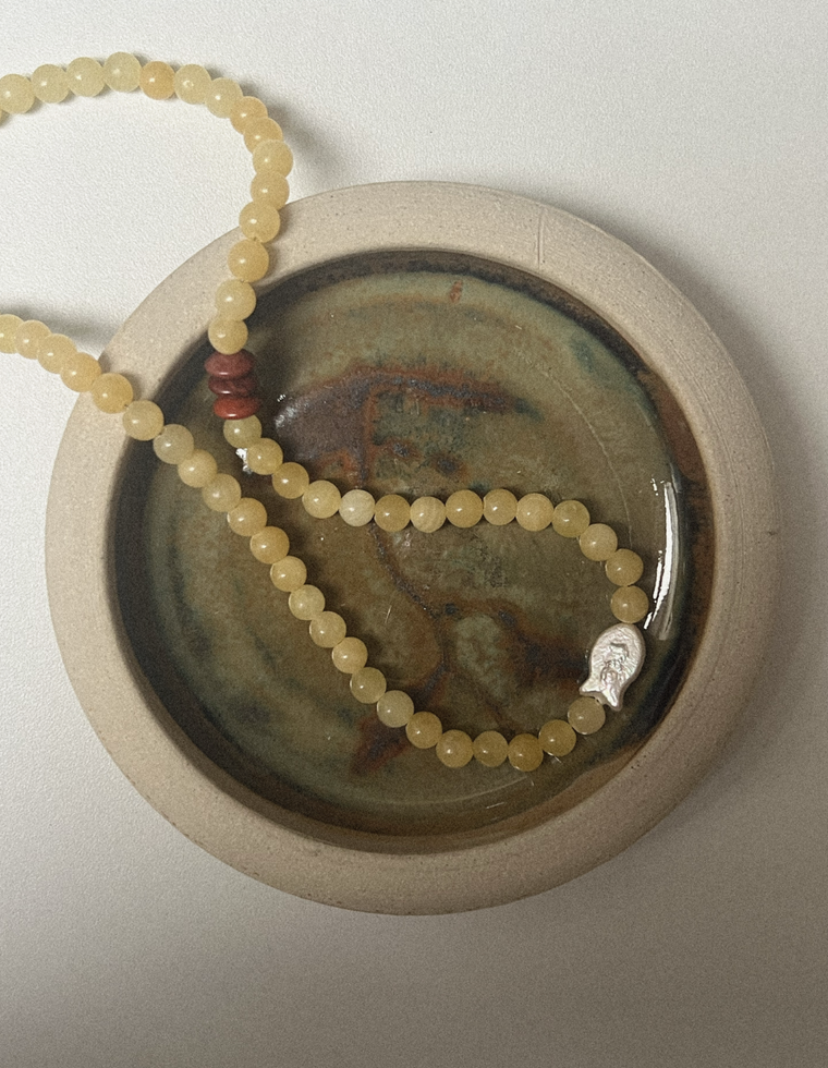 Thalorien - Yellow Jade & Pearl Necklace