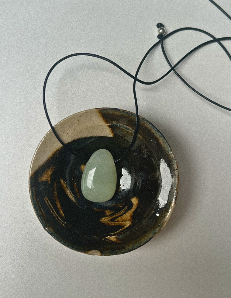 Verdala II - Bowenite Forma Pendant