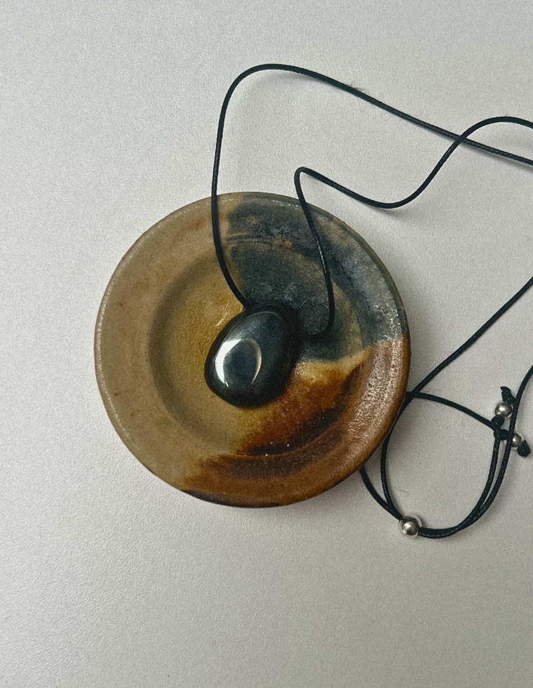 Pallas III - Hematite Forma Pendant