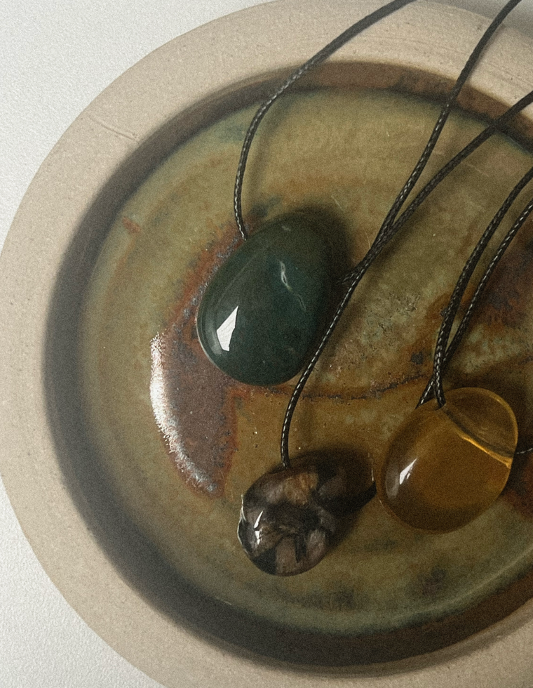 Salva II - Chiastolite Forma Pendant