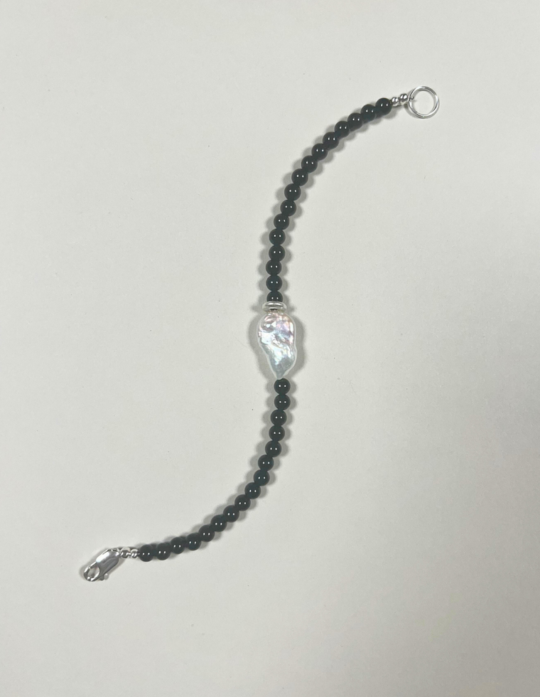 Selvena - Onyx & Pearl Bracelet