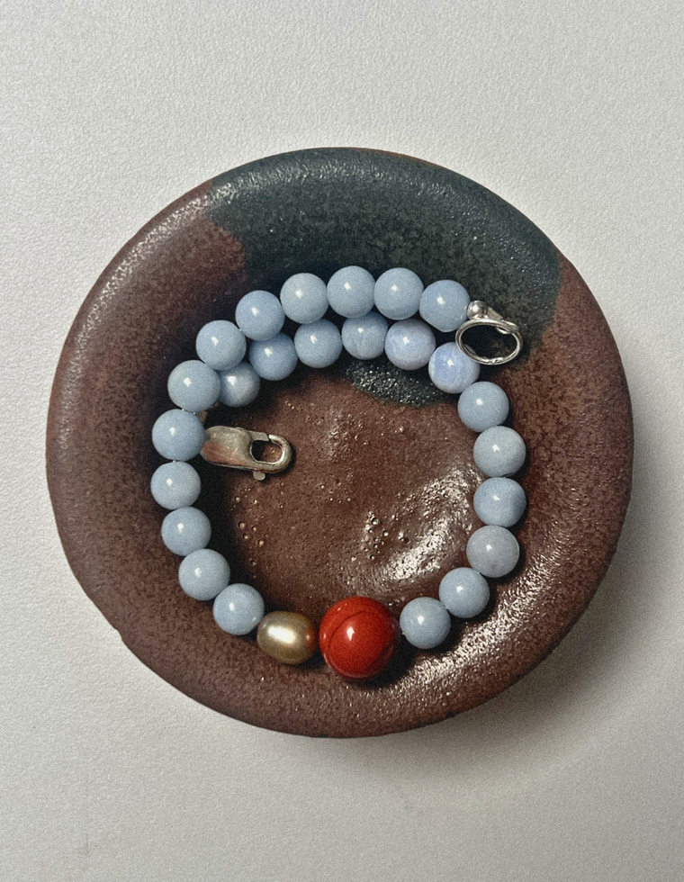 Faylenne - Angelite & Pearl Bracelet