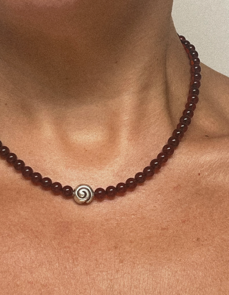 Velune - Amber Spiral Necklace
