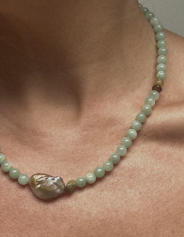 Olyra - Bowenite & Pearl Necklace