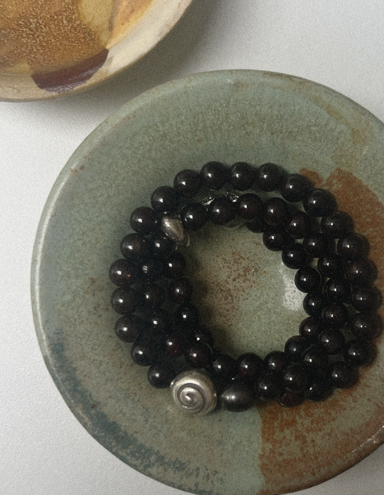 Thalric - Garnet & Pearl Necklace