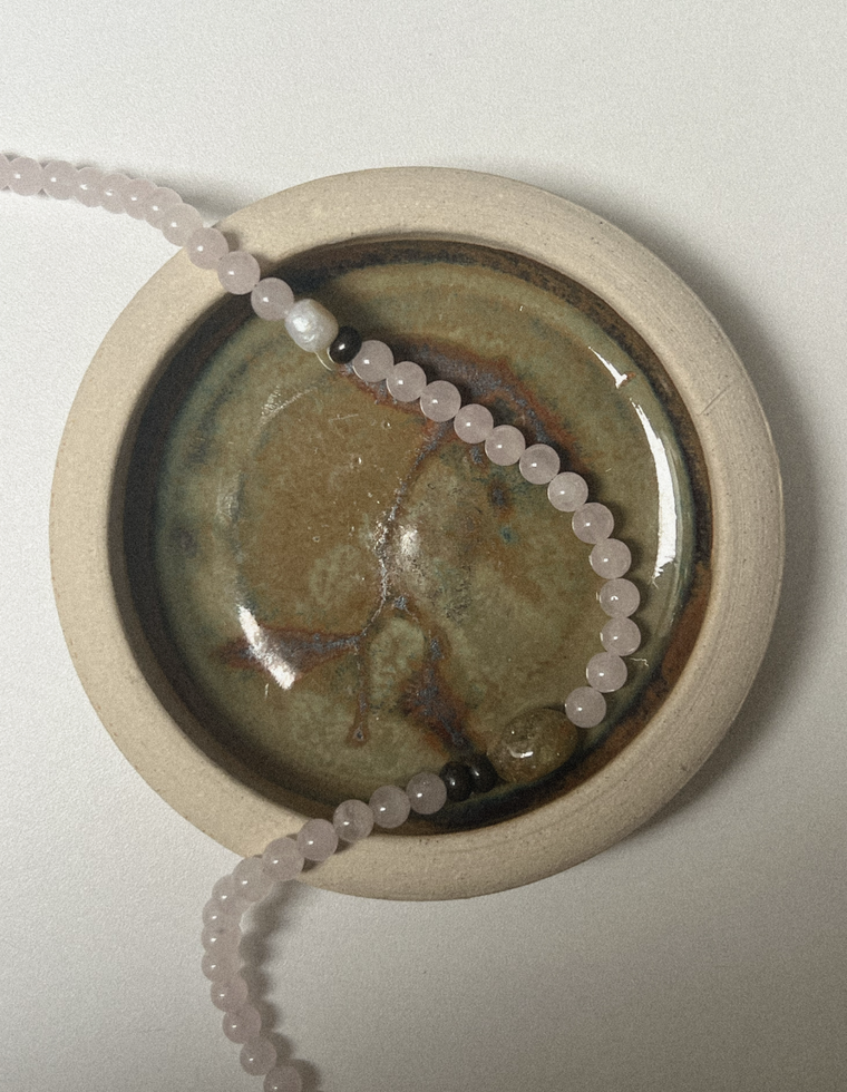 Vaelith - Beryl & Garnet Necklace