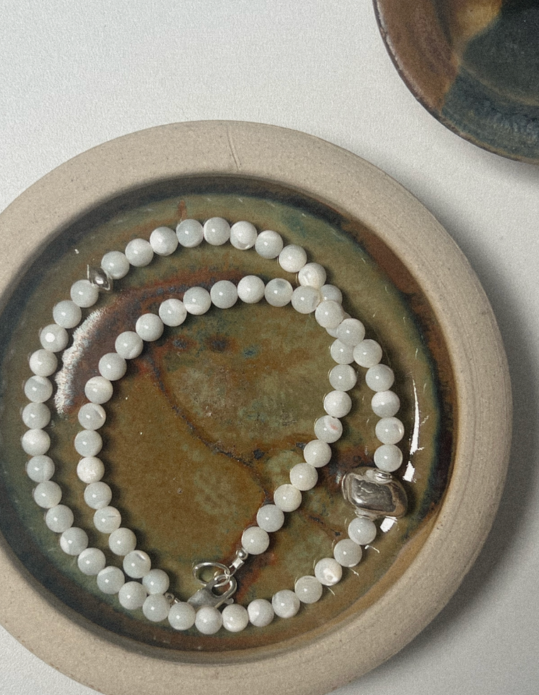 Tellenna - Mother of Pearl Necklace
