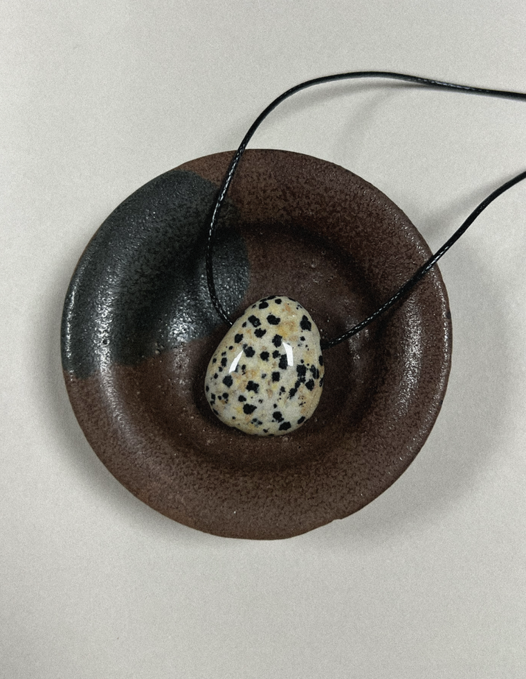 Caelyth II - Dalmatian Jasper Forma Pendant