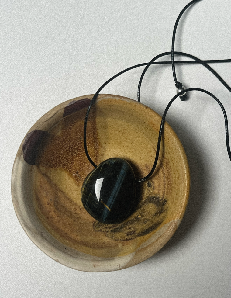 Aurenna - Blue Tiger Eye Forma Pendant