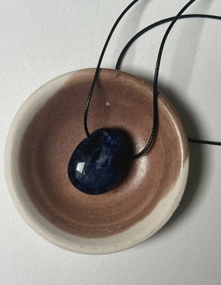 Lumira - Sodalite Forma Pendant