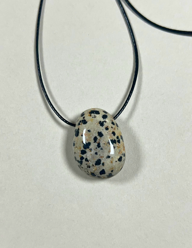 Caelyth V - Dalmatian Jasper Forma Pendant