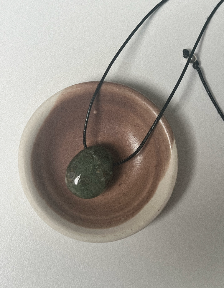 Thorne - Moss Agate Forma Pendant