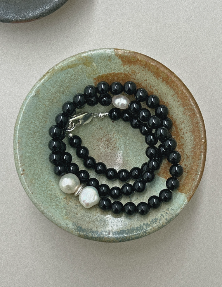 Valmira - Onyx & Pearl Necklace