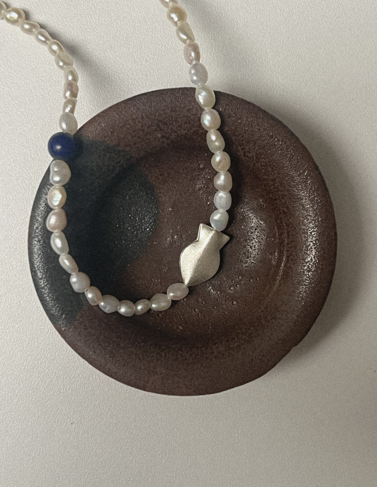 Erythis - Pearl & Lapis Lazuli Necklace