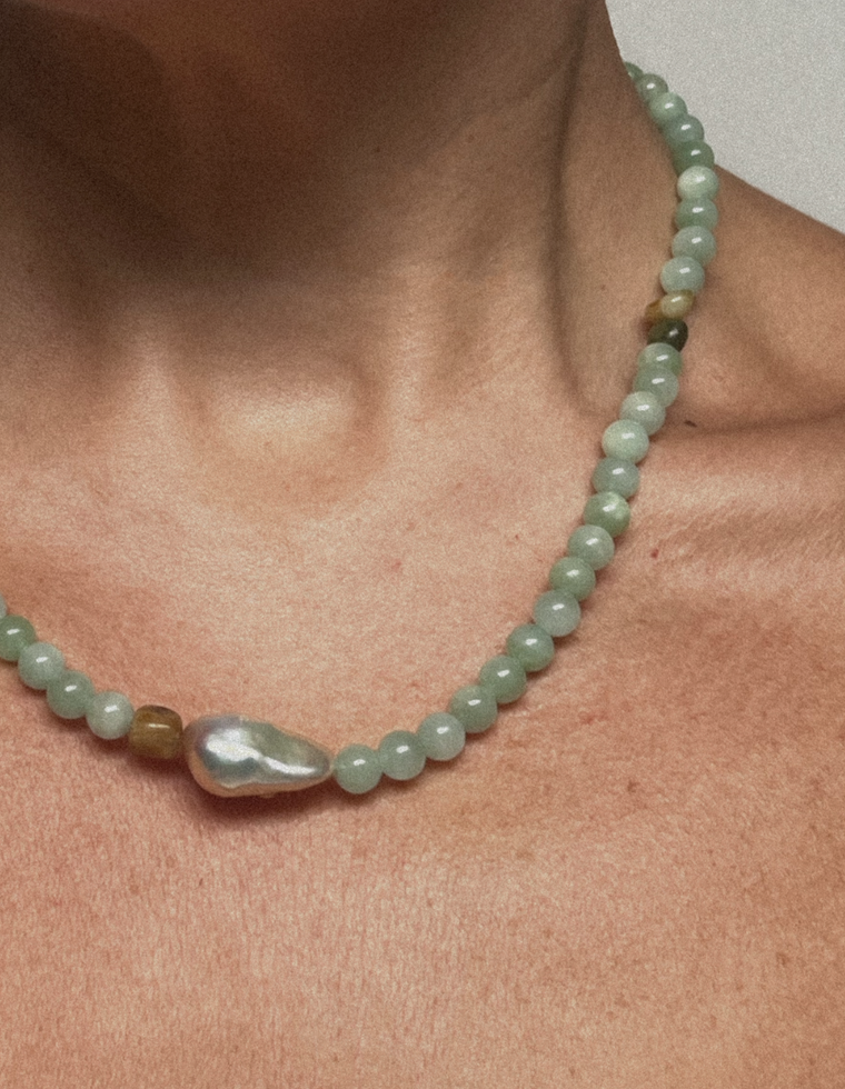Olyra II - Bowenite & Pearl Necklace