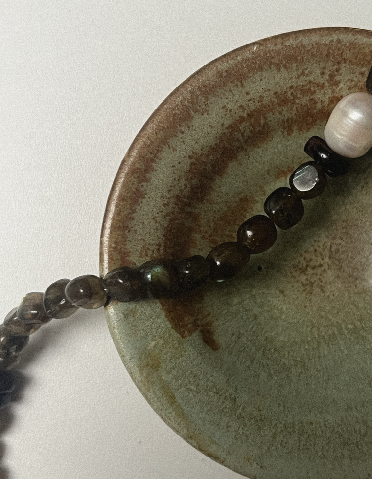 Elvaris - Labradorite & Garnet Necklace