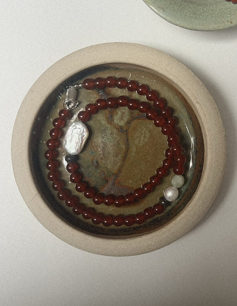 Vaelor - Carnelian & Pearl Necklace