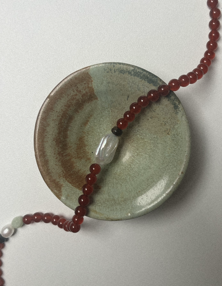 Vaelor - Carnelian & Pearl Necklace