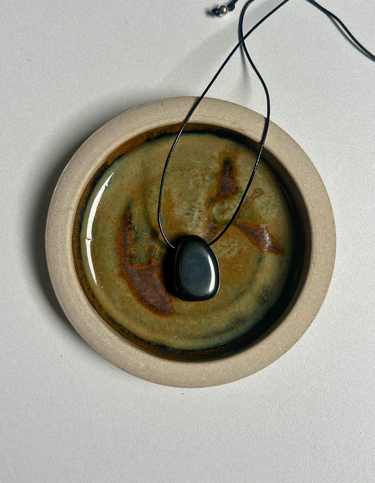 Hematite Forma Pendant