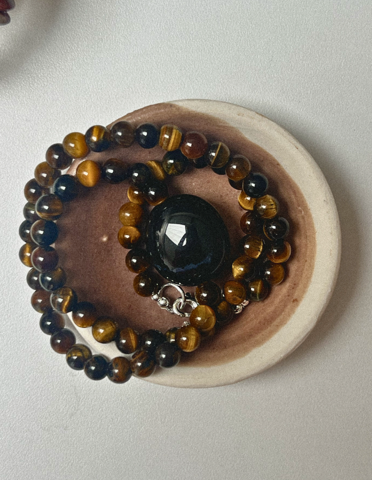 Novera - Tiger Eye & Onyx Necklace