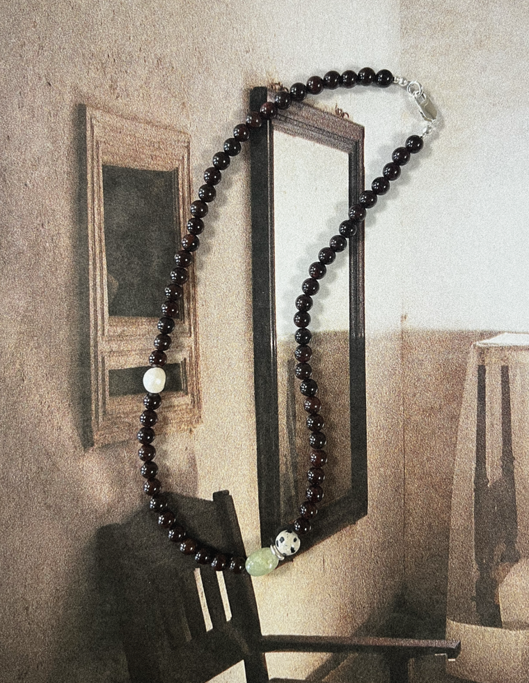 Mariselle - Garnet & Pearl Necklace