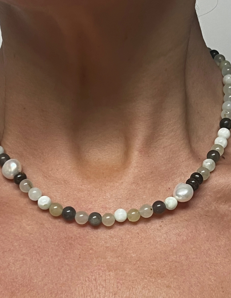 Draviel - Jade and Pearl Necklace