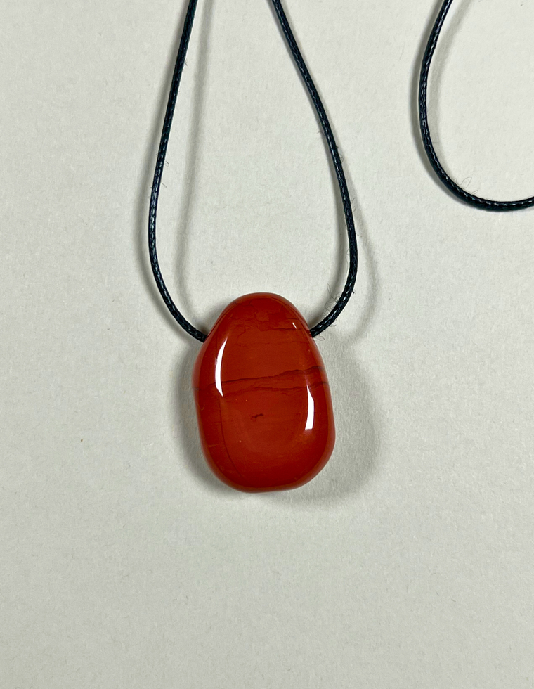 Marun V - Red Jasper Forma Pendant