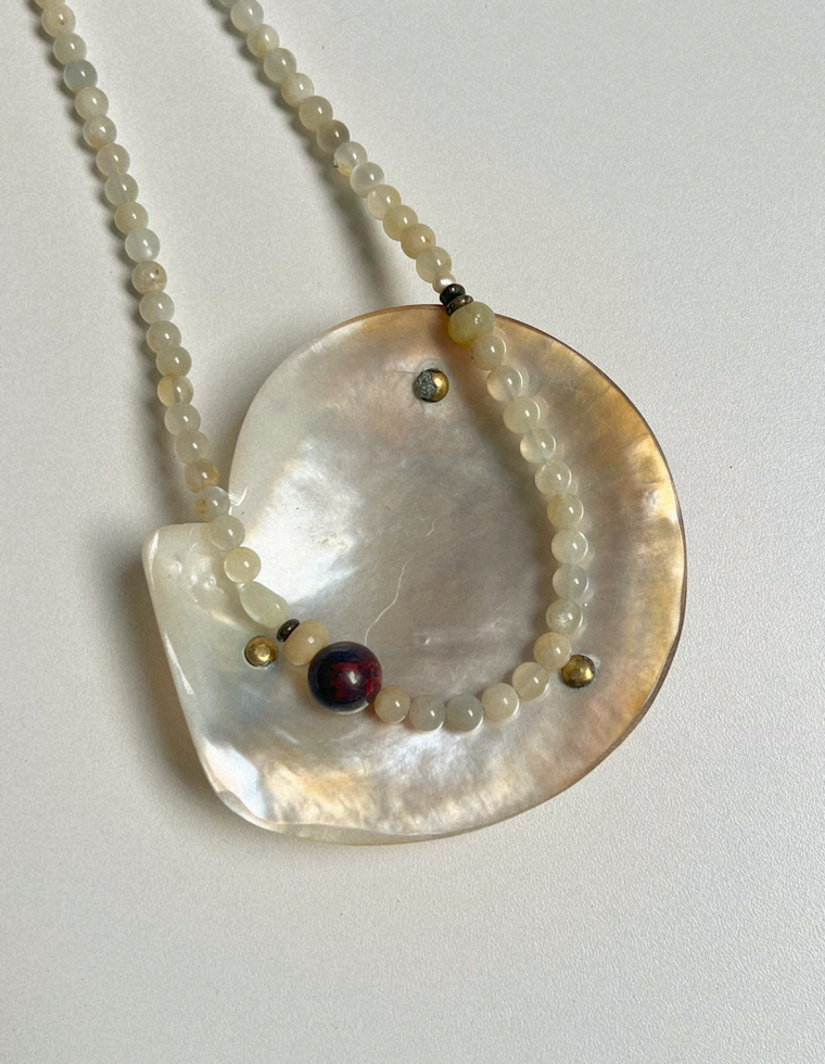 Tempera 31: moonstone and bloodstone necklace, hand-strung by Palm of Feronia, photo 2