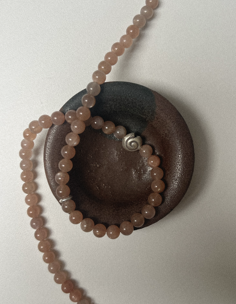 Corric - Sunstone Necklace