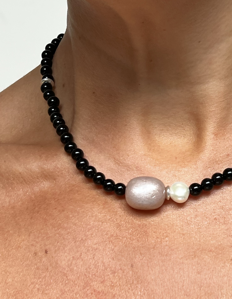 Solmaris - Onyx & Moonstone Necklace