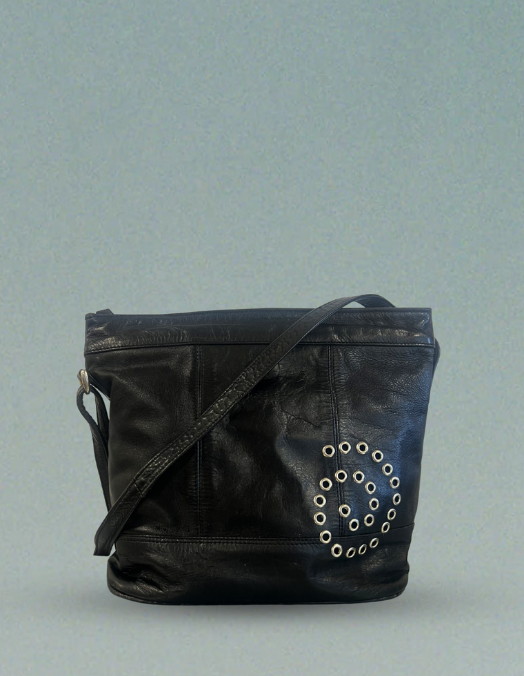 Spiral Stud Vintage Leather Bag / Piece 37