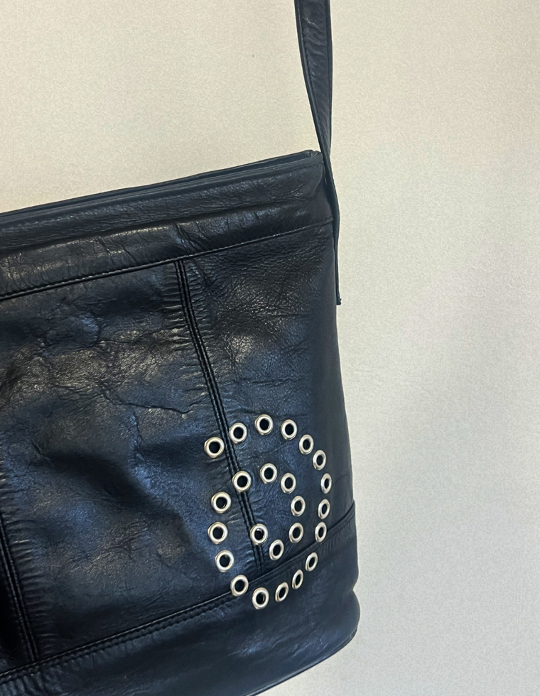Spiral Stud Vintage Leather Bag / Piece 37