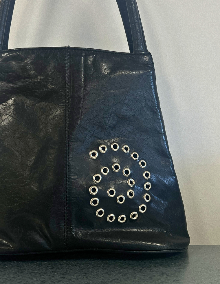 Spiral Stud Vintage Leather Bag / Piece 39