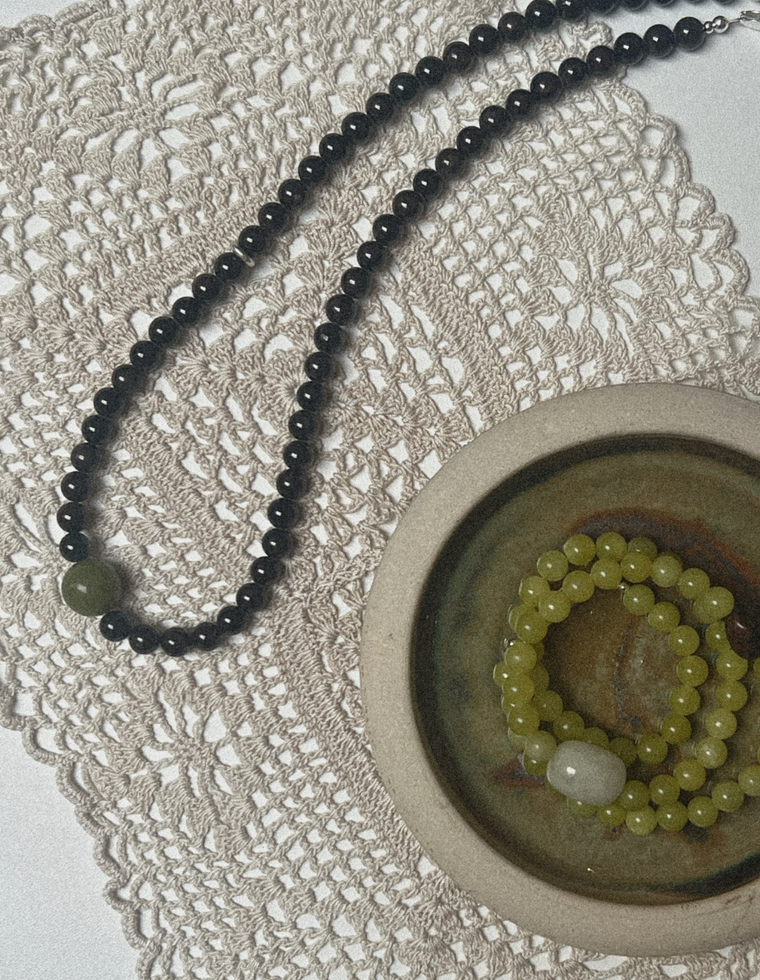 Thynra - Garnet & Olive Jade Necklace
