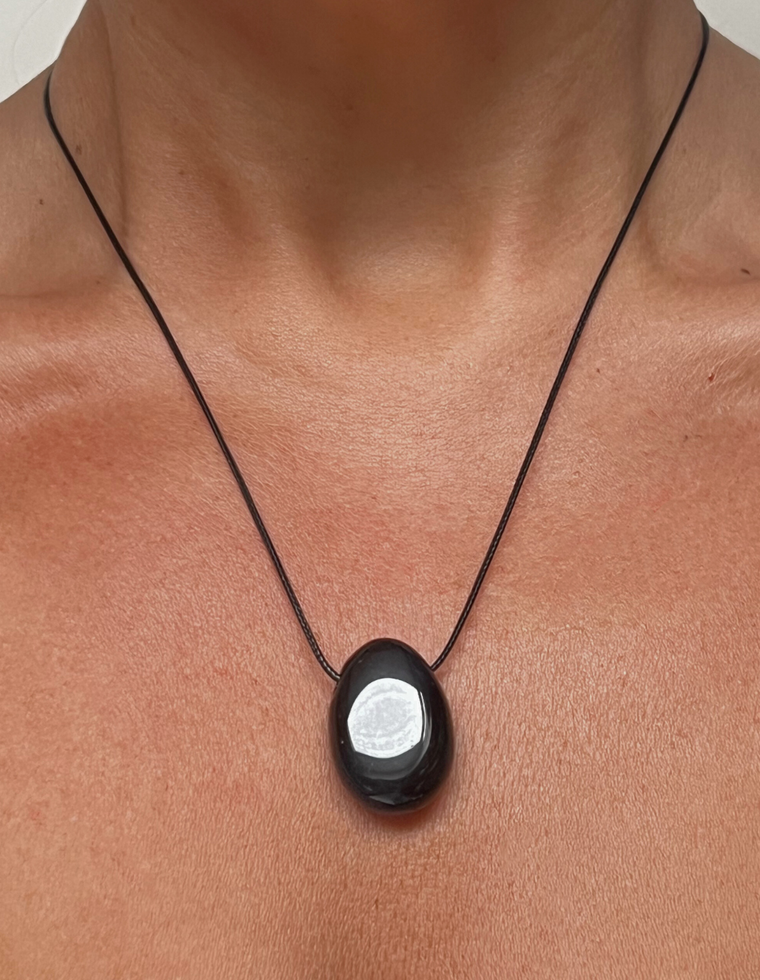 Isen II - Obsidian Forma Pendant