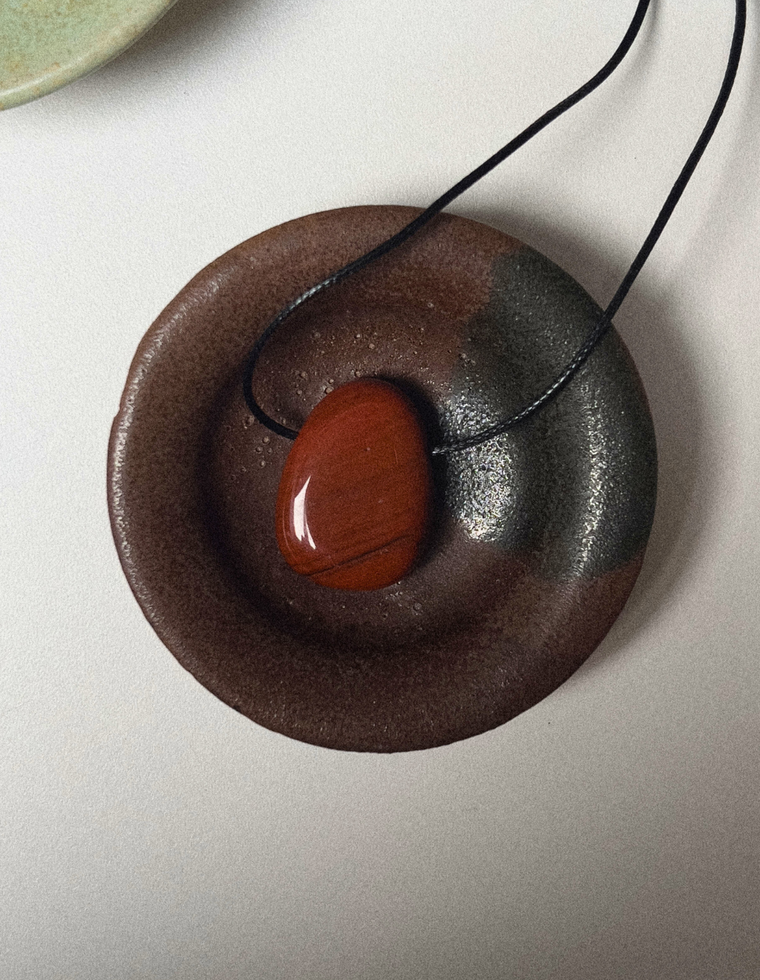 Vaelis III - Red Jasper Forma Pendant