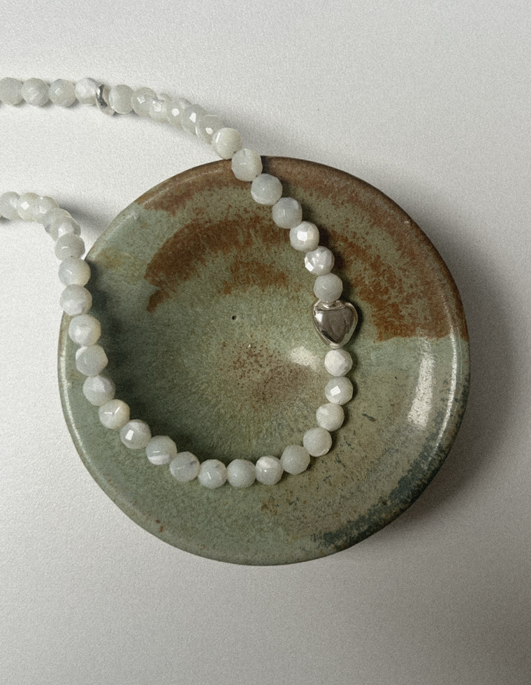 Sylgar - Mother of Pearl Necklace