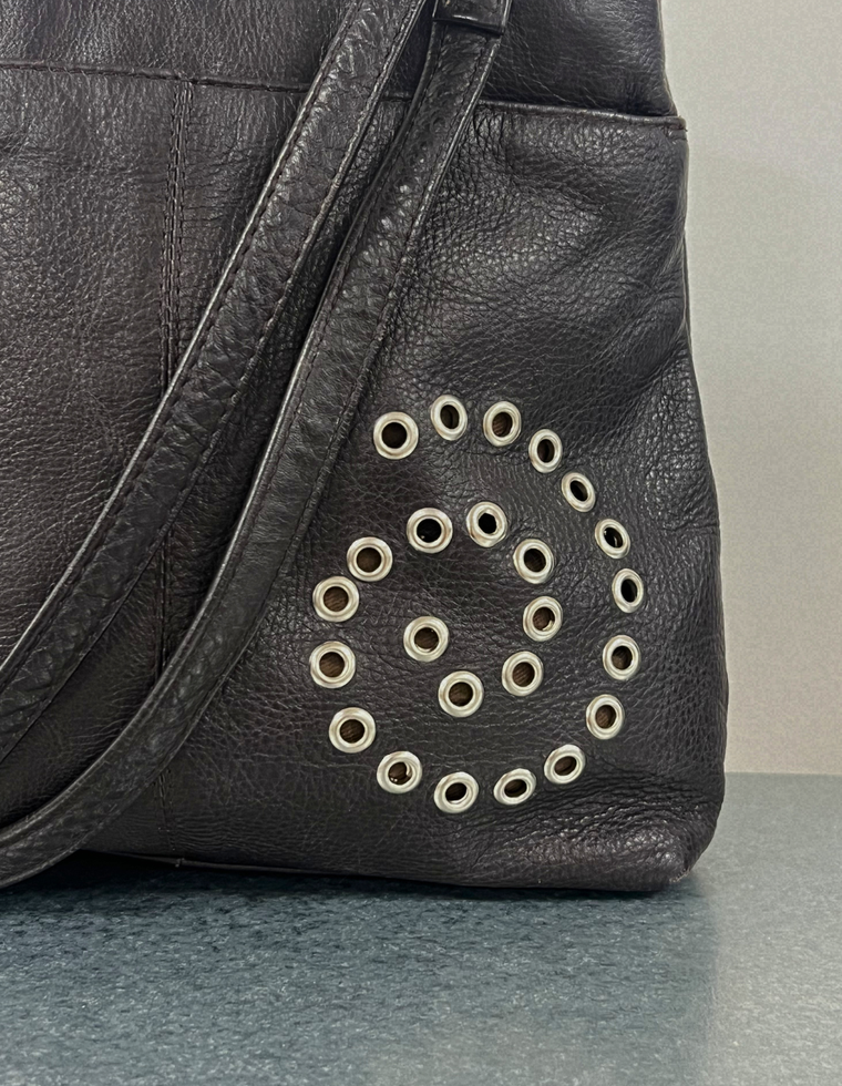 Spiral Stud Vintage Leather Bag / Piece 38